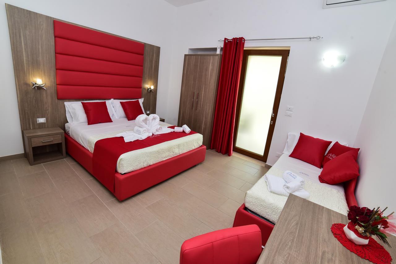 La Palazzina Bed & Breakfast Порто-Чезарео Екстер'єр фото